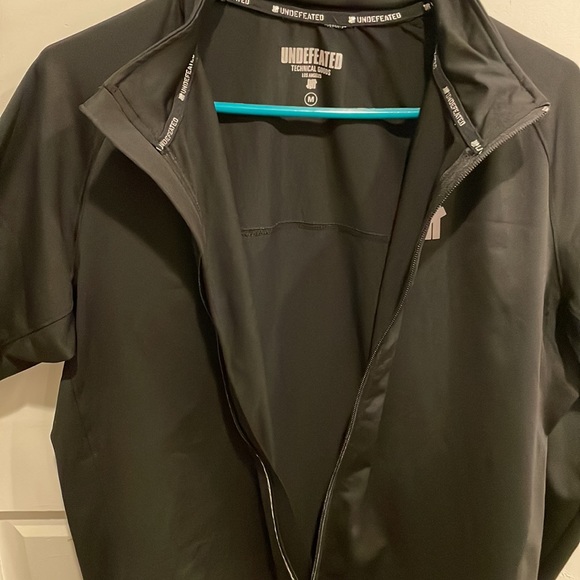 Men’s Undefeated jacket - Picture 4 of 5